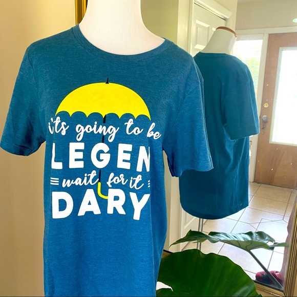 How I Met Your Mother Graphic Shirt LEGENDARY MED - Picture 1 of 10